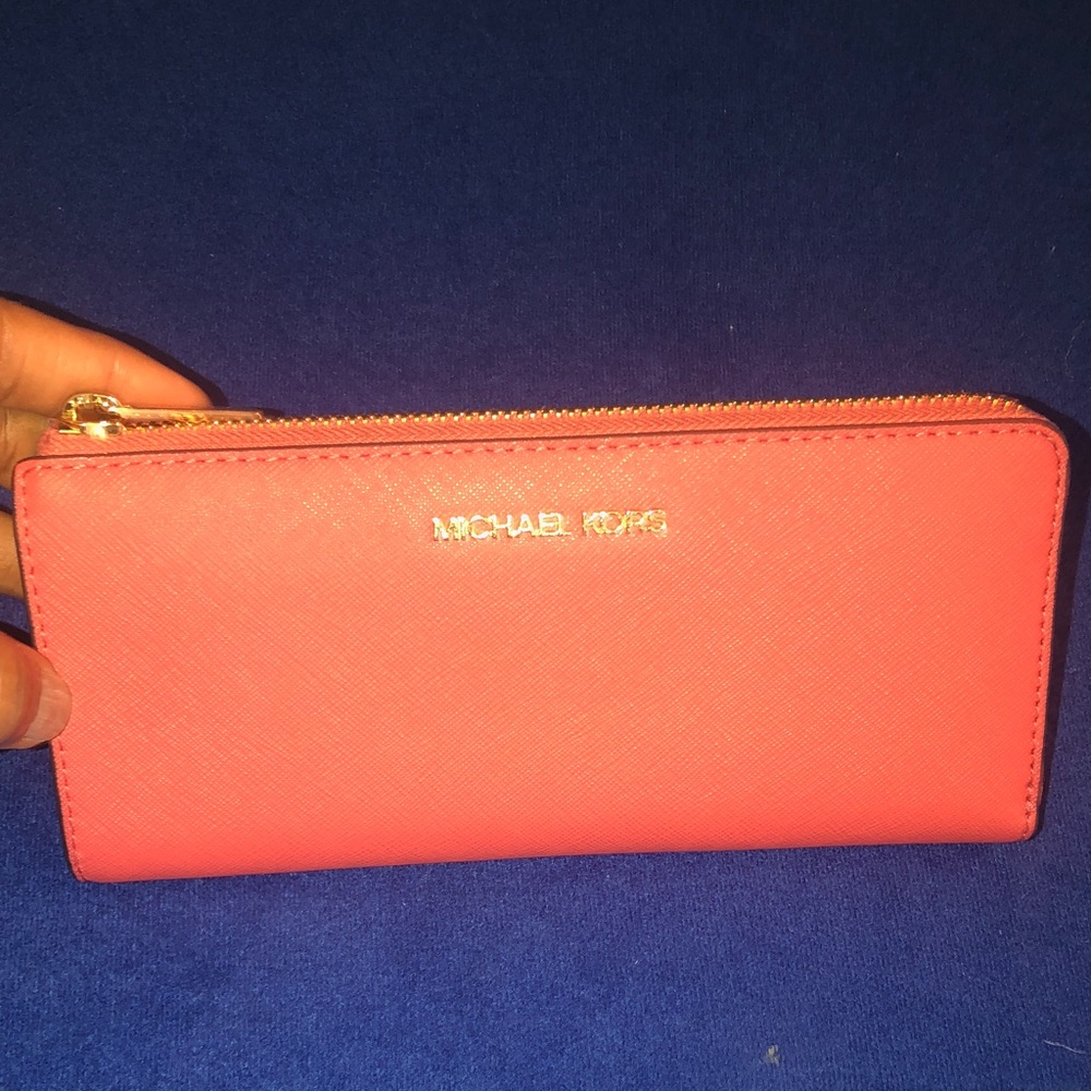 BUNDLED SUMMER SALE
7-Pieces Tops and Shorts 
Includes a Michael Kors Wallet